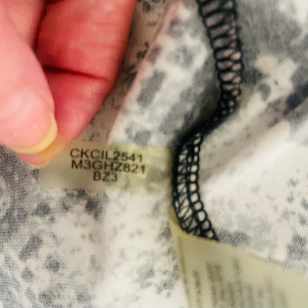 Calvin Klein Snakeskin Print Blouse‎ in Purple and Black, Medium - Picture 7 of 7